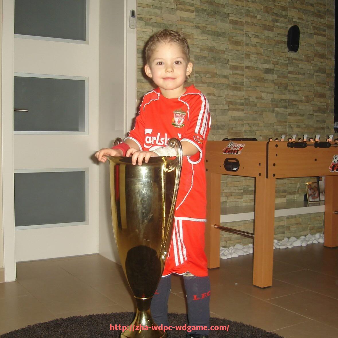 问鼎娱乐官方网站-意甲半决赛中出现红牌的球队及比赛影响