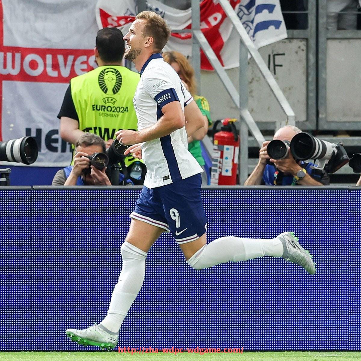 问鼎娱乐官方网站-英超球队收入 2017:2017赛季英超各球队的收入分析与分布 .