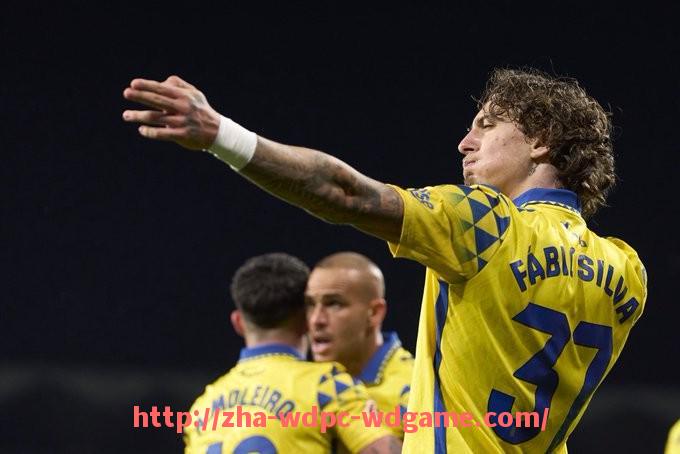 问鼎娱乐官方网站-世俱杯比赛红黄牌统计分析：赛场纪律数据年终盘点